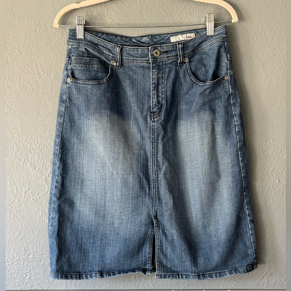Chico’s Platinum Denim Skirt Dark Wash Stretch Size 0.5 US 6